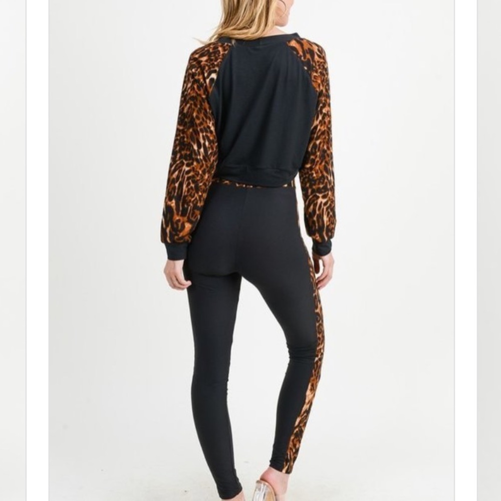 Leopard Matching Two Piece Set - Picture 4 of 6